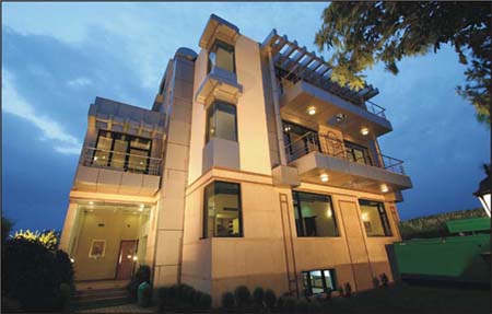 Imperial Apartments