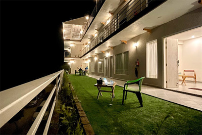 Onehouse Resort, Lansdowne