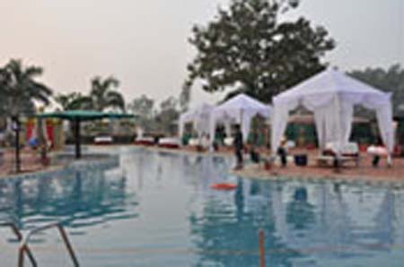 Khanvel Resort Pool Side